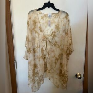 NWT Sonoma cream and white tie front one size kimono